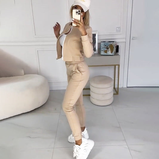 Stylish Zip-Up Women's Tracksuit