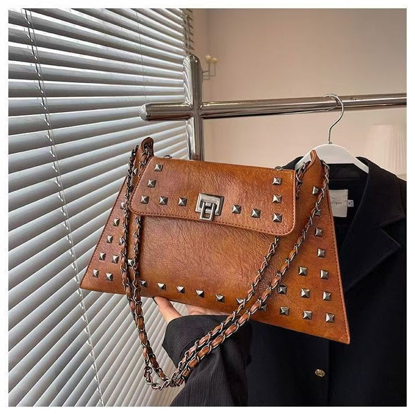 Chic Chain Shoulder Bag