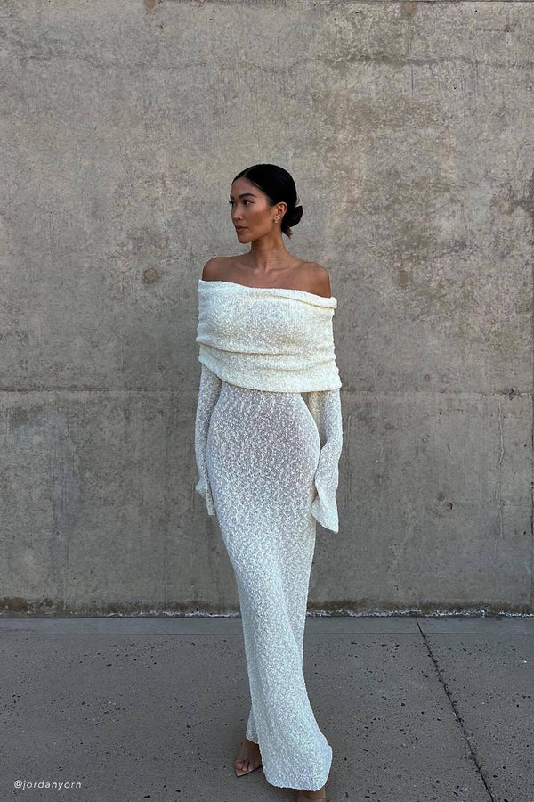 Elegant Off-Shoulder Maxi Dress